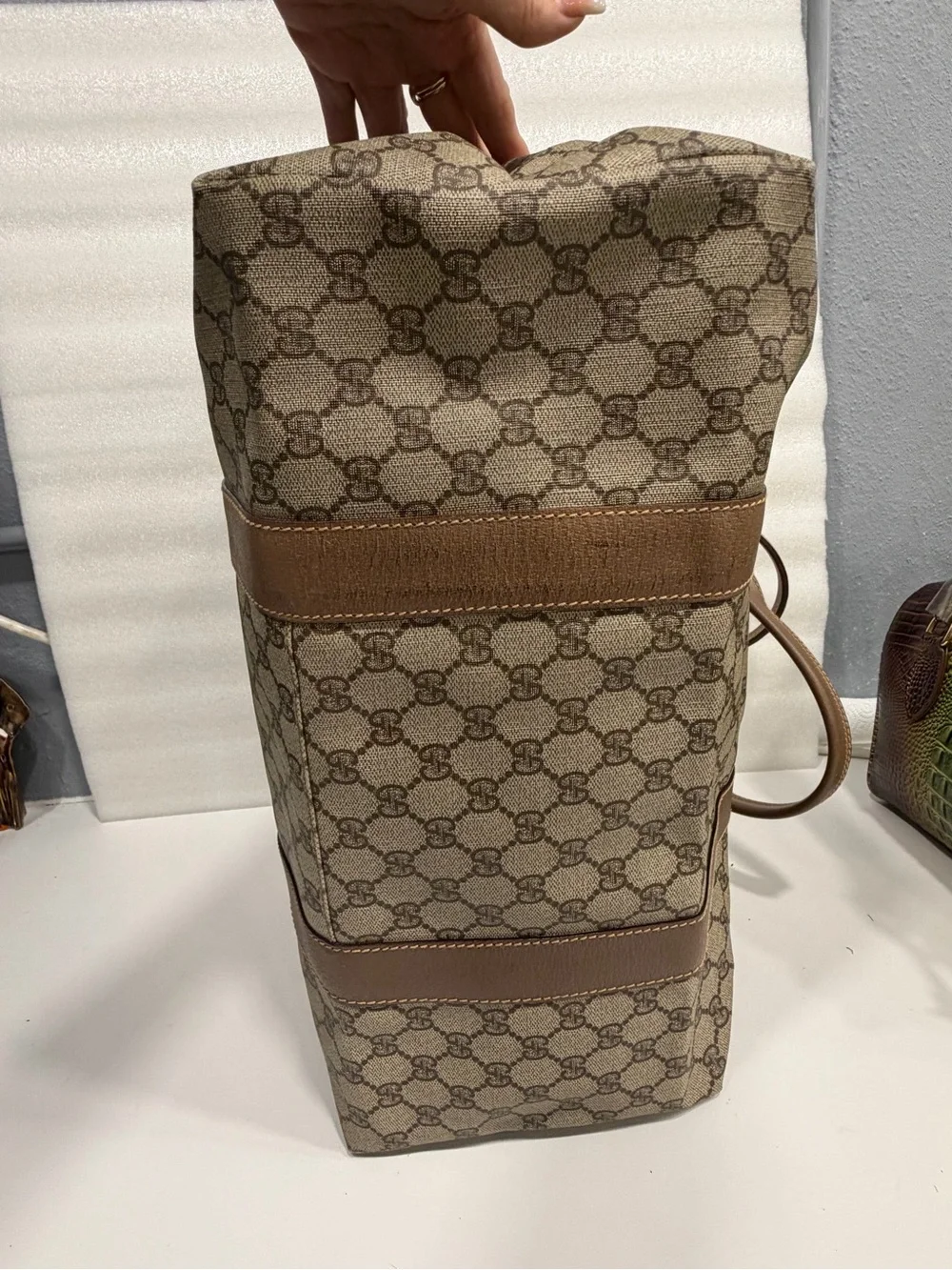 Gucci Beige Brown GG Supreme Canvas large travel tote